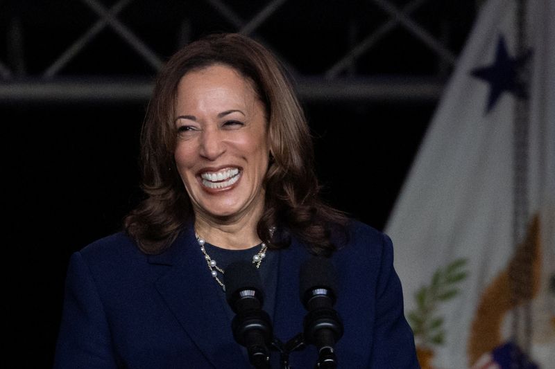 &copy; Reuters. U.S. Vice President Kamala Harris smiles while delivering remarks at the Sigma Gamma Rho Sorority Inc.'s 60th International Biennial Boule event in Houston, Texas, U.S., July 31, 2024. REUTERS/Adrees Latif