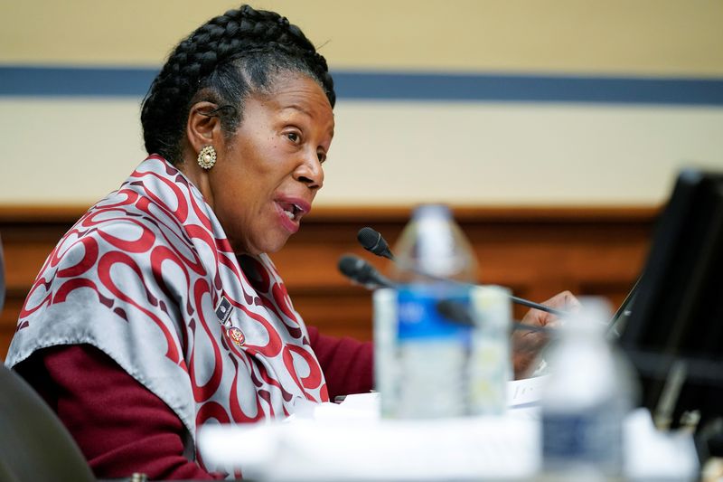 © Reuters. FILE PHOTO: U.S. Rep. Sheila Jackson Lee, D-Texas, speaks during a House Committee on Oversight and Reform hearing on gun violence on Capitol Hill in Washington, U.S. June 8, 2022. Andrew Harnik/Pool via REUTERS/File Photo