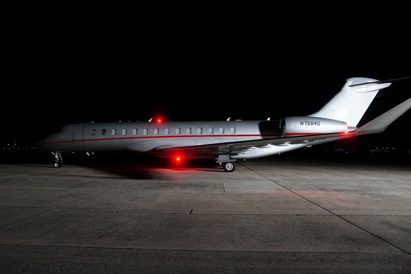 &copy; Reuters. An aircraft carrying Evan Gershkovich, Paul Whelan and Alsu Kurmasheva, who were released from detention in Russia, arrives at Joint Base Andrews in Maryland, U.S., August 1, 2024. REUTERS/Nathan Howard