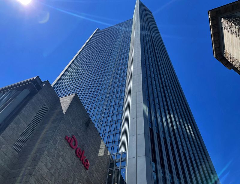 &copy; Reuters. FILE PHOTO: The Trianon building, whose owners have filed for insolvency, is pictured in Frankfurt, Germany, June 25, 2024.     REUTERS/Tom Sims/File Photo