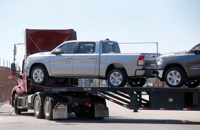 US expands probe into nearly 1 million Dodge SUVs over door locks