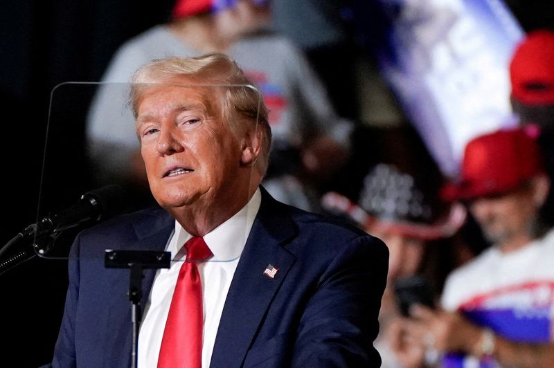 &copy; Reuters. Republican presidential nominee and former U.S. President Donald Trump holds a campaign rally in Harrisburg, Pennsylvania, U.S., July 31, 2024. REUTERS/Elizabeth Frantz