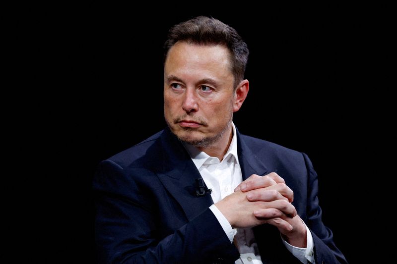 © Reuters. ẢNH TẬP TIN: Elon Musk, Tổng giám đốc điều hành của SpaceX và Tesla và là chủ sở hữu của X, trước đây gọi là Twitter, tham dự hội nghị Viva Technology dành riêng cho đổi mới sáng tạo và khởi nghiệp tại trung tâm triển lãm Porte de Versailles ở Paris, Pháp, ngày 1 tháng 6