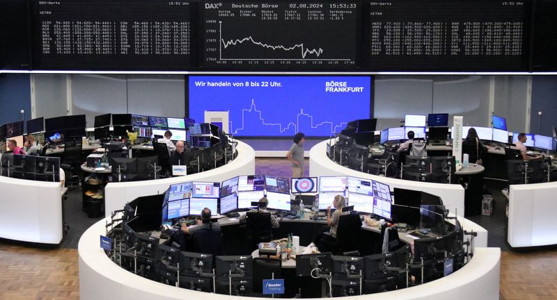 © Reuters. FILE PHOTO: The German share price index DAX graph is pictured at the stock exchange in Frankfurt, Germany, August 2, 2024.     REUTERS/Staff/File Photo