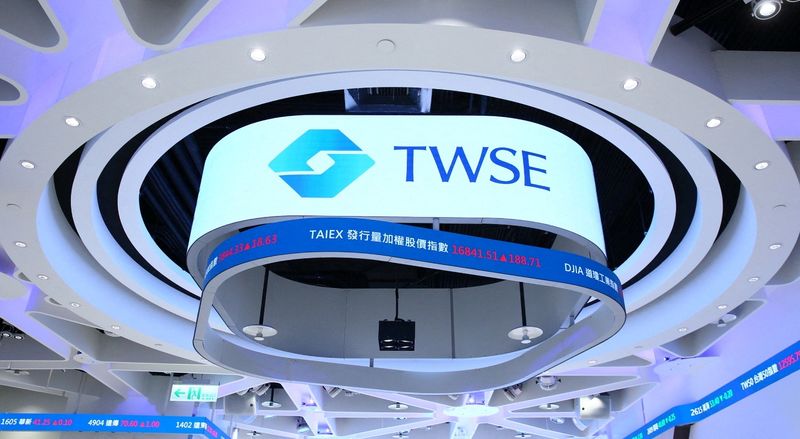 © Reuters. FILE PHOTO: Taiwan Stock Exchange displays its new logo in a ceiling vault of its building in Taipei, Taiwan July 11, 2023  Joe Wang/TWSE/Handout via REUTERS/File Photo