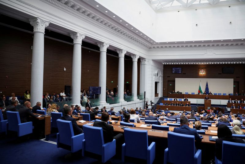 © Reuters. FILE PHOTO: A general view shows the Bulgarian parliament during debates before the voting on a new government, Sofia, Bulgaria, July 3, 2024. REUTERS/Spasiyana Sergieva/File Photo