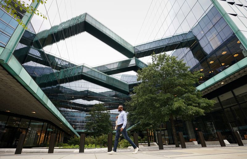 &copy; Reuters. FILE PHOTO: A man walks through a plaza at  the new Fannie Mae headquarters in Washington, U.S., October 4, 2022. REUTERS/Kevin Lamarque/File Photo