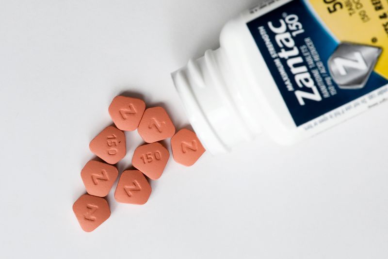 &copy; Reuters. Zantac heartburn pills are seen in this picture illustration taken October 1, 2019. REUTERS/Brendan McDermid/Illustration