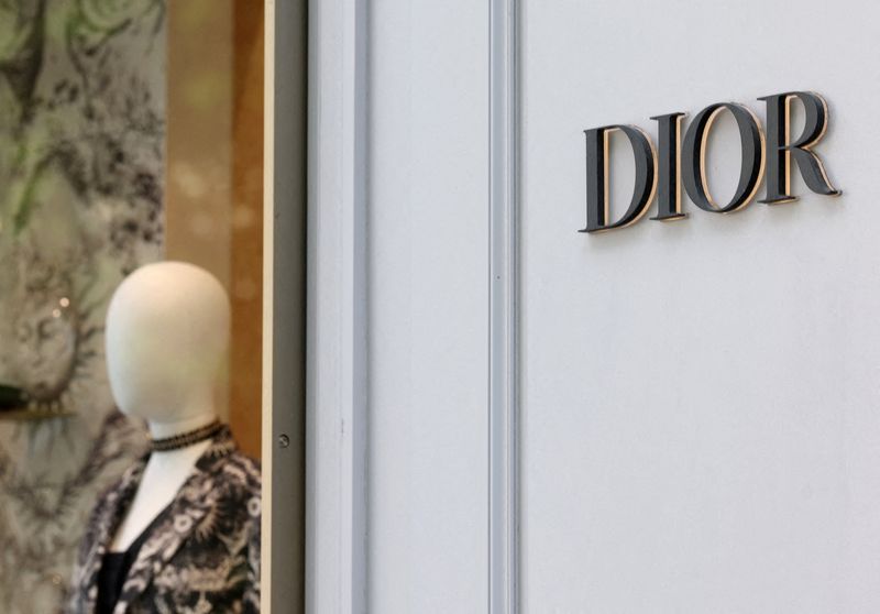 &copy; Reuters. FILE PHOTO: A logo of fashion house Dior is seen outside a shop in Paris, France, April 15, 2024. REUTERS/Manon Cruz/File Photo