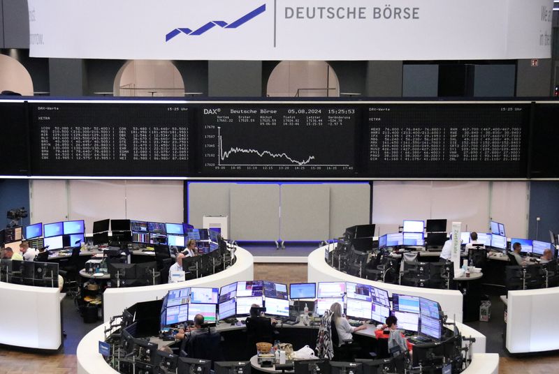 &copy; Reuters. FILE PHOTO: The German share price index DAX graph is pictured at the stock exchange in Frankfurt, Germany, August 5, 2024. REUTERS/Staff/File Photo