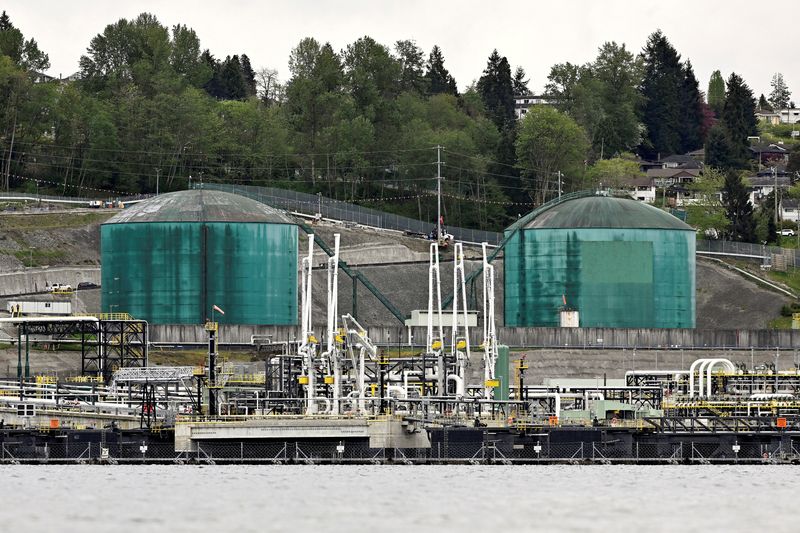 &copy; Reuters. Westridge Marine Terminal, the terminus of the Canadian government-owned Trans Mountain pipeline expansion project is seen in Burnaby, from Cates park in North Vancouver, British Columbia, Canada May 1, 2024. REUTERS/Jennifer Gauthier/ File Photo