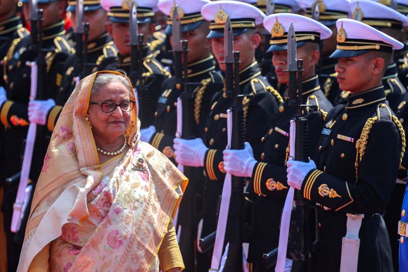 &copy; Reuters. FILE PHOTO: Bangladeshi Prime Minister Sheikh Hasina reviews an honour guard at the Government House, during her visit to Thailand, in Bangkok, Thailand, April 26, 2024. REUTERS/Athit Perawongmetha/File Photo