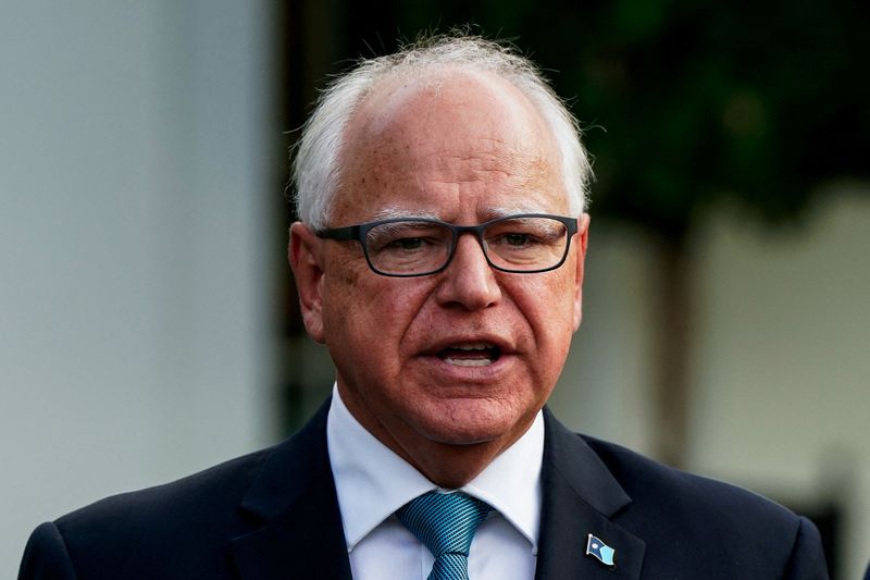 © Reuters. FILE PHOTO: Minnesota Governor Tim Walz speaks to the press after attending a meeting with U.S. President Joe Biden and other Democratic governors at the White House in Washington, U.S., July 3, 2024. REUTERS/Elizabeth Frantz/File Photo