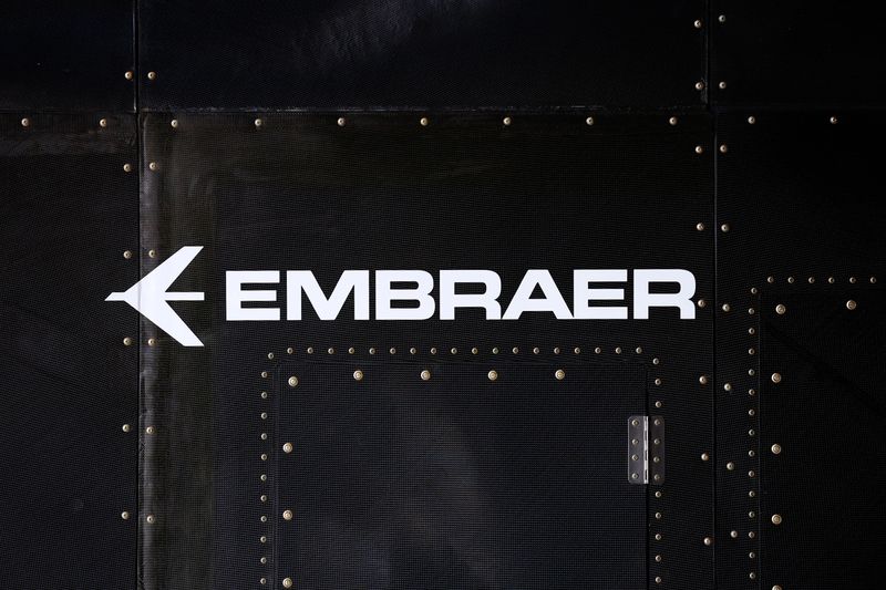 &copy; Reuters. FILE PHOTO: The Embraer logo is seen in Gaviao Peixoto, Brazil July 3, 2024. REUTERS/Amanda Perobelli/File Photo