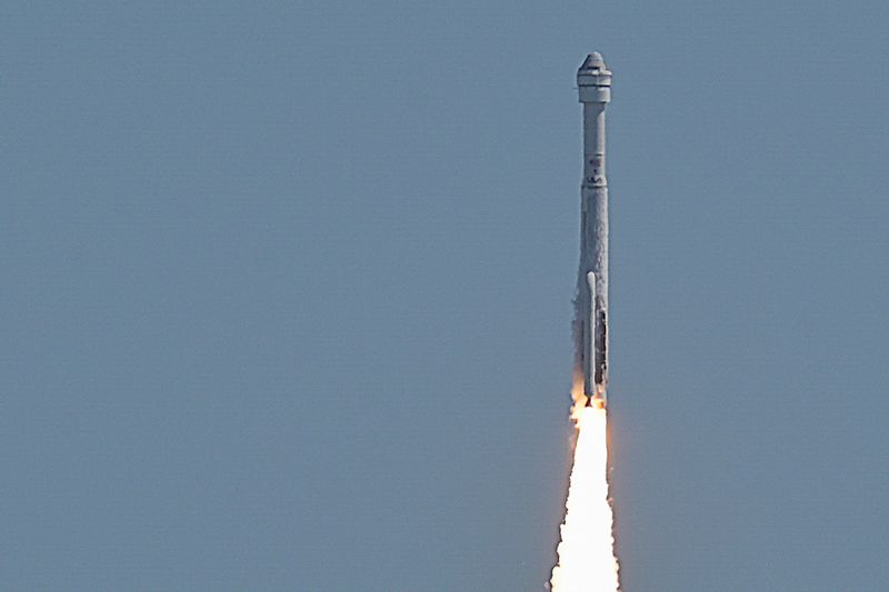 &copy; Reuters. Lançamento do foguete Atlas V da United Launch Alliance com dois astronautas a bordo do Starliner-1 Crew Flight Test (CFT) da Boeing em missão para a Estação Espacial Internacional, em Cabo Canaveral, Flórida, EUAn05/06/2024nREUTERS/Steve Nesius