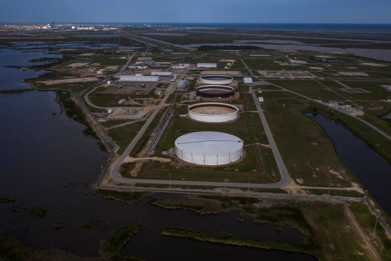 © Reuters. FILE PHOTO: The Bryan Mound Strategic Petroleum Reserve, an oil storage facility, is seen in this aerial photograph over Freeport, Texas, U.S., April 27, 2020. REUTERS/Adrees Latif/File Photo