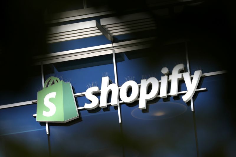 &copy; Reuters. The logo of Shopify is seen outside its headquarters in Ottawa, Ontario, Canada, September 28, 2018. REUTERS/Chris Wattie/ File Photo