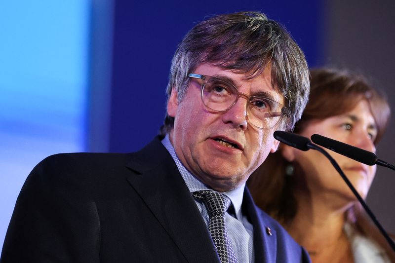 © Reuters. FILE PHOTO: Exiled Catalan separatist leader and Junts Per Catalunya (Together for Catalonia) party candidate Carles Puigdemont speaks on the day of Catalonia's regional elections, in the French town of Argeles-sur-Mer, France, May 12, 2024. REUTERS/Bruna Casas/File Photo