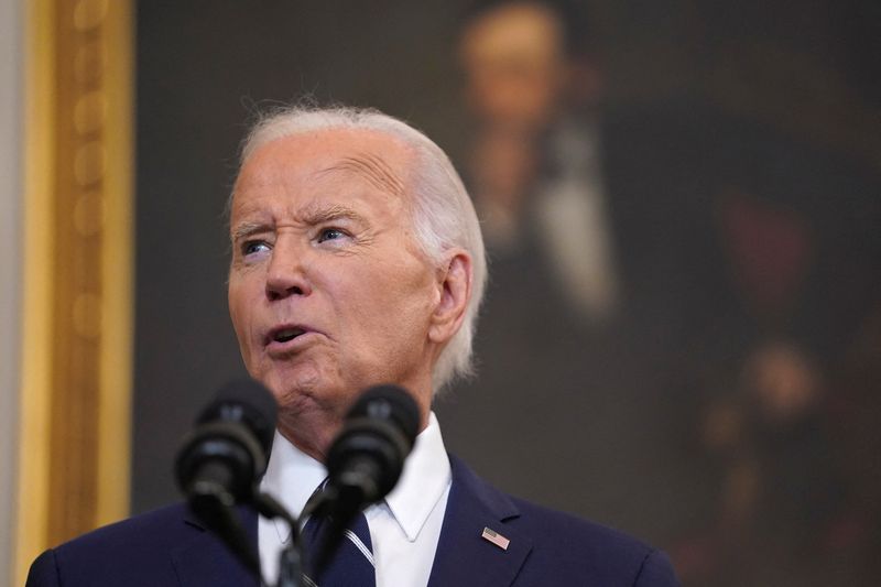 © Reuters. FILE PHOTO: U.S. President Joe Biden speaks about the release of Paul Whelan, Evan Gershkovich, Alsu Kurmasheva, and Vladimir Kara-Murza, who were detained in Russia, during a brief event where some of their relatives are in attendance, at the White House in Washington, U.S., August 1, 2024. REUTERS/Nathan Howard/File Photo