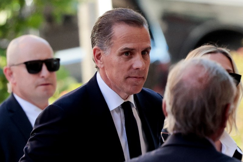 © Reuters. FILE PHOTO: Hunter Biden, son of U.S. President Joe Biden, arrives at the federal court for his trial on criminal gun charges, in Wilmington, Delaware, U.S., June 10, 2024. REUTERS/Hannah Beier/File Photo