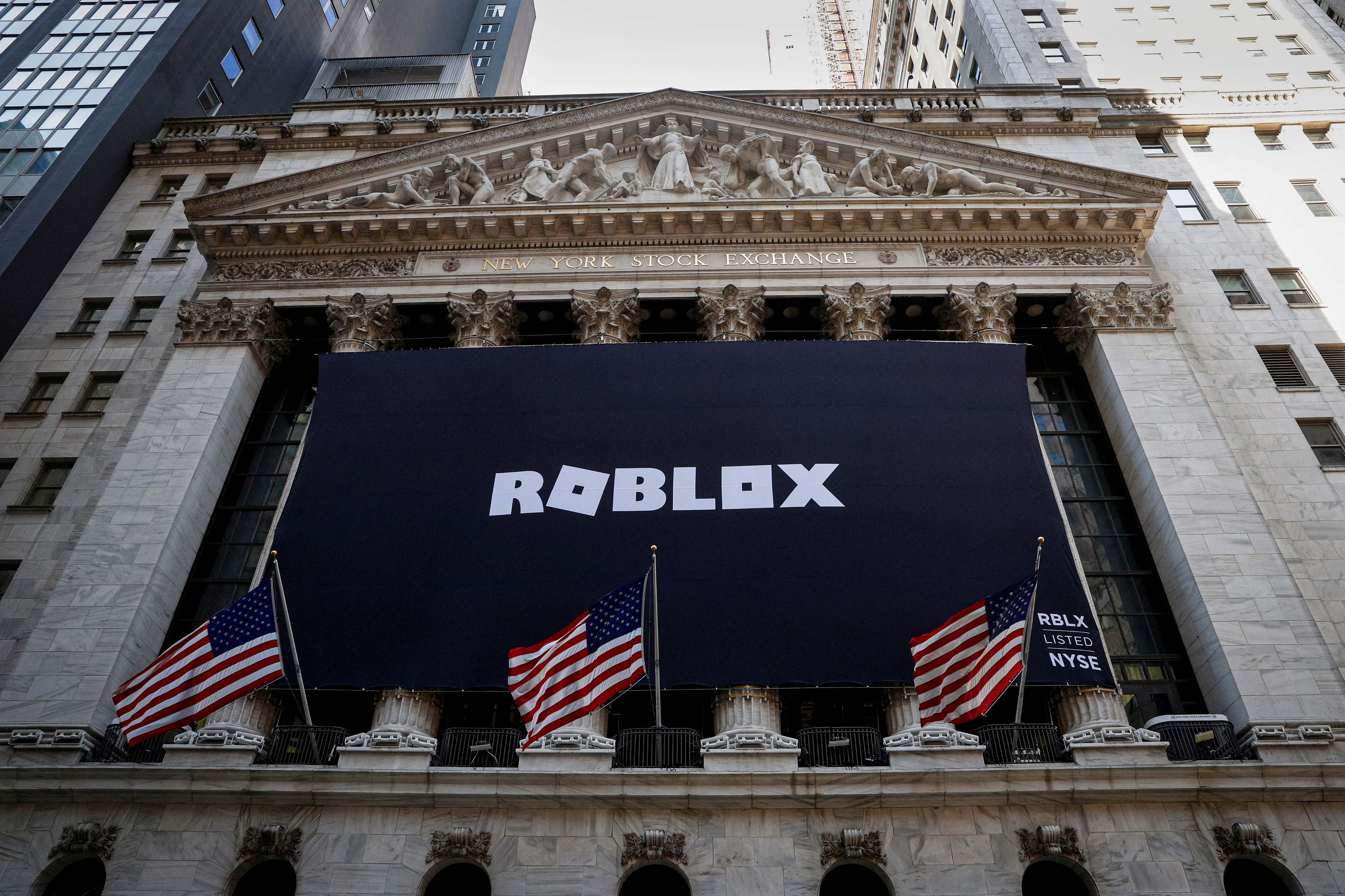 &copy; Reuters. FILE PHOTO: The Roblox logo is displayed on a banner, to celebrate the company's IPO, on the front facade of the New York Stock Exchange (NYSE) in New York, U.S., March 10, 2021. REUTERS/Brendan McDermid/File Photo