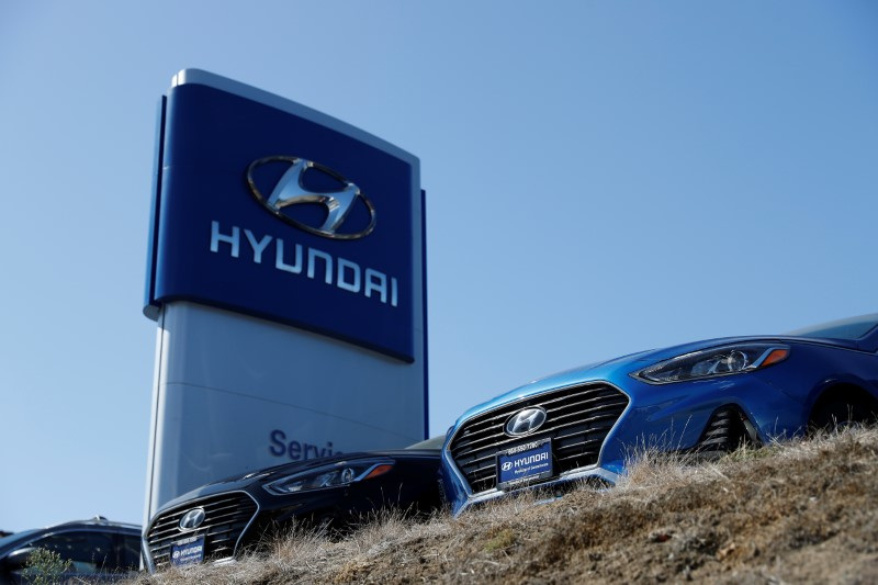 &copy; Reuters. Cars for sale are seen at Hyundai of Serramonte in Colma, California, U.S., October 3, 2017. REUTERS/Stephen Lam/File Photo