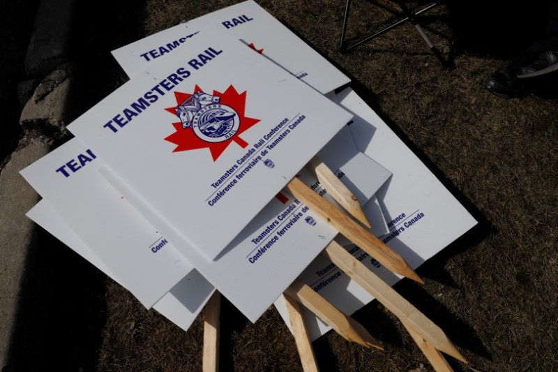 &copy; Reuters. FILE PHOTO: Teamsters union picket signs are stacked outside Canadian Pacific Railway's (CP Rail) Toronto Yard after the company halted operations and locked out employees over a labor dispute, in Scarborough, Ontario, Canada March 20, 2022.  REUTERS/Chri