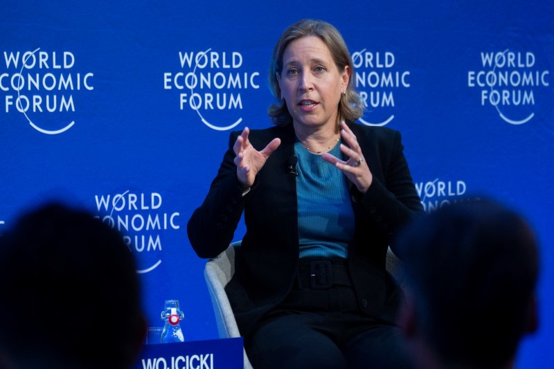 &copy; Reuters. Susan Wojcicki, CEO of YouTube addresses delegates of the World Economic Forum (WEF) in Davos, Switzerland May 24, 2022. REUTERS/Arnd Wiegmann/File Photo