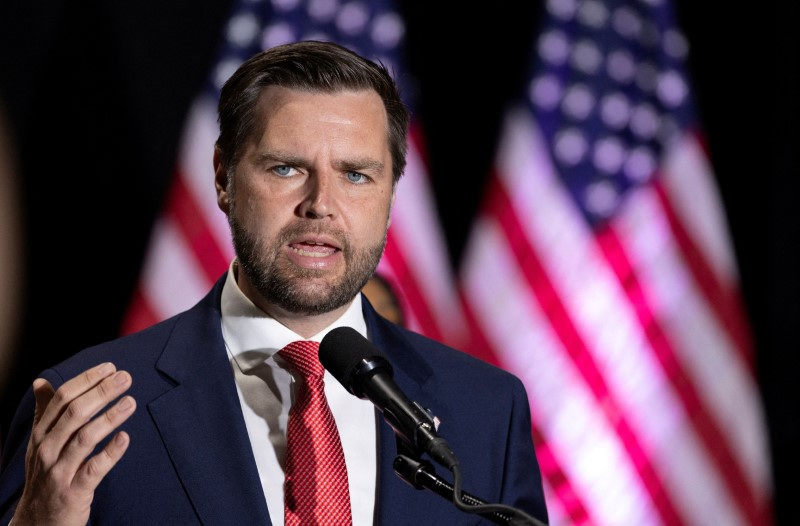 &copy; Reuters. FILE PHOTO: Republican vice presidential nominee Senator JD Vance holds a press conference in Philadelphia, Pennsylvania, U.S., August 6, 2024. REUTERS/Umit Bektas/File Photo