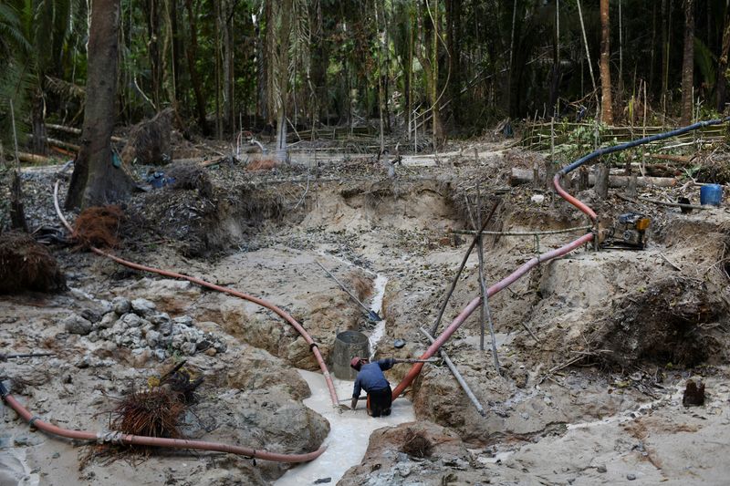 © Reuters. Garimpo ilegal de ouro em área de preservação da floresta amazônica em Itaituba, no Pará
03/09/2021
REUTERS/Lucas Landau