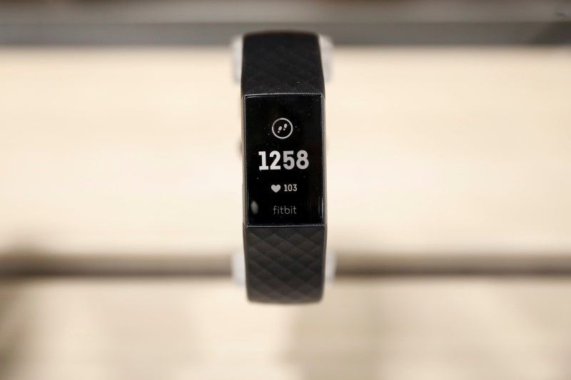 &copy; Reuters. FILE PHOTO: A Fitbit device is displayed in a store in New York City, U.S., November 4, 2019. REUTERS/Brendan McDermid/File Photo