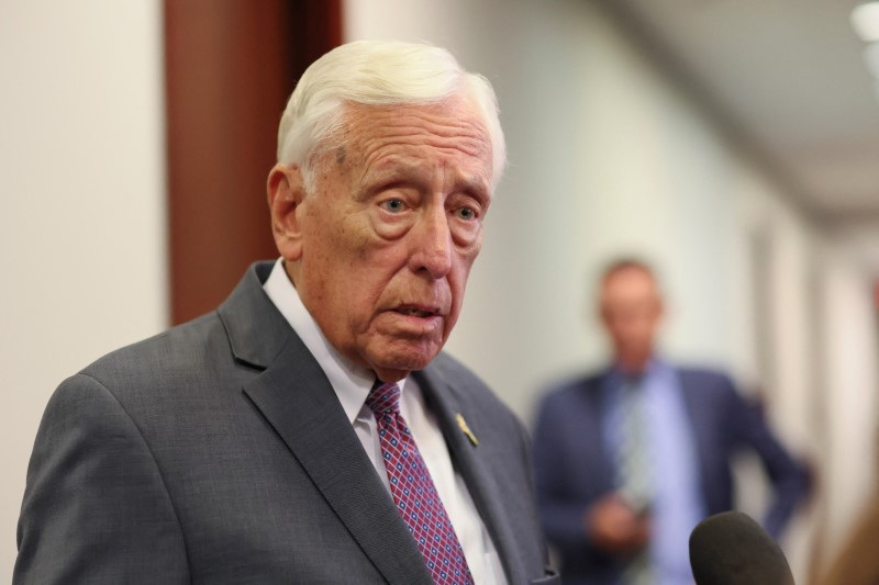 &copy; Reuters. FILE PHOTO: U.S. Representative Steny Hoyer (D-MD) speaks with the media as he walks to a democratic caucus meeting to nominate their own candidate for the next Speaker of the House, after Kevin McCarthy was ousted as Speaker, at the U.S. Capitol in Washi