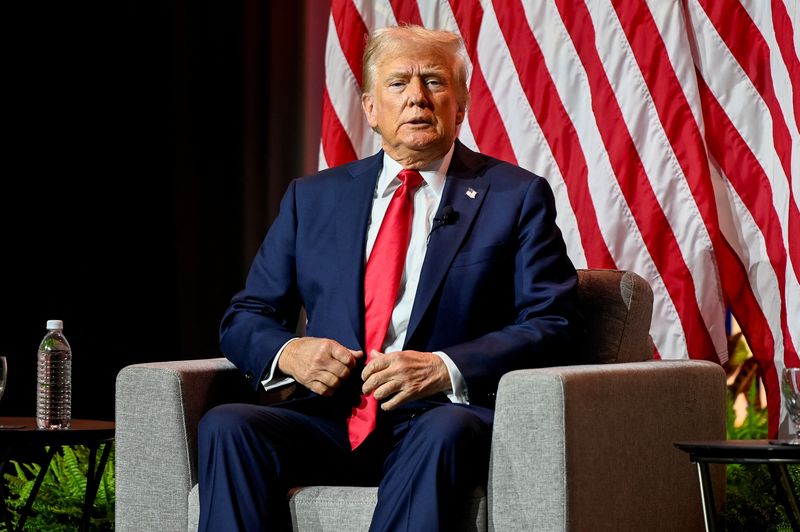 &copy; Reuters. Republican presidential nominee and former U.S. President Donald Trump speaks on a panel of the National Association of Black Journalists (NABJ) convention in Chicago, Illinois, U.S. July 31, 2024.  REUTERS/Vincent Alban