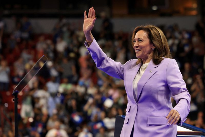 © Reuters. Democratic presidential candidate and U.S. Vice President Kamala Harris attends a campaign event at UNLV (University of Nevada, Las Vegas) campus, in Las Vegas, Nevada, U.S., August 10, 2024. REUTERS/Kevin Mohatt/ File Photo