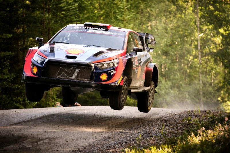 &copy; Reuters. Rallying - World Rally Championship - Rally Finland - Jyvaskyla, Finland - August 6, 2023  Hyundai's Thierry Neuville and co-driver Martijn Wydaeghe in action  Hannu Rainamo/Lehtikuva via REUTERS/File Photo