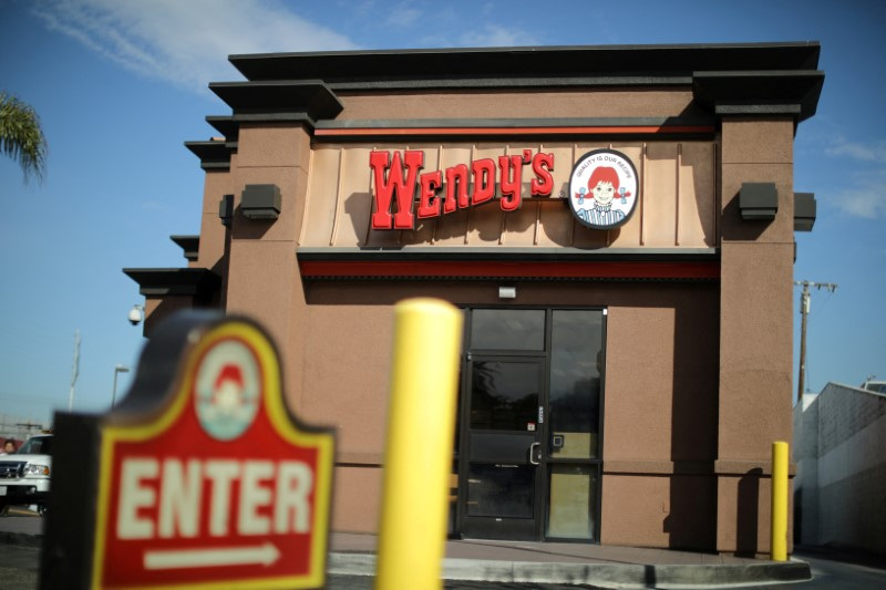 &copy; Reuters. FILE PHOTO: A Wendy's fast food restaurant is seen in Los Angeles, California U.S. November 7, 2017. REUTERS/Lucy Nicholson/File Photo