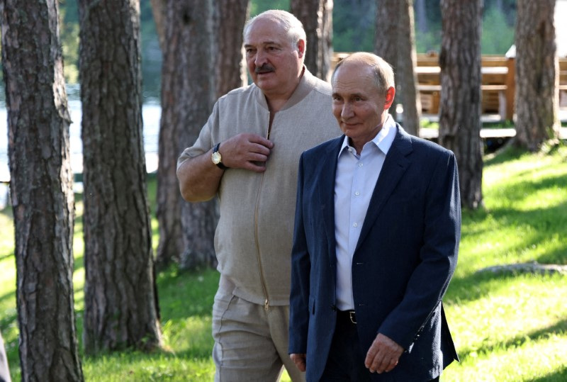 © Reuters. FILE PHOTO: Russian President Vladimir Putin and his Belarusian counterpart Alexander Lukashenko visit the Chapel of the Valaam Icon of the Mother of God on Svetly Island, Republic of Karelia, Russia July 26, 2024.  Sputnik/Alexander Kazakov/Pool via REUTERS/File Photo