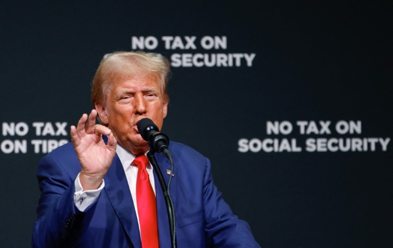 © Reuters. Republican presidential nominee and former U.S. President Donald Trump speaks at a campaign event in Asheville, North Carolina, U.S. August 14, 2024. REUTERS/Jonathan Drake