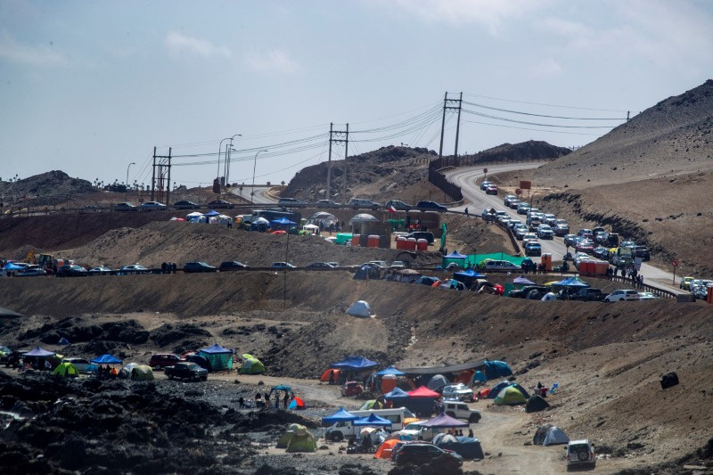 © Reuters. Workers from BHP's Escondida copper mine, camp close to 'Coloso' port owned by the copper company, strike in Antofagasta, Chile August 15, 2024. REUTERS/Cristian Rudolffi