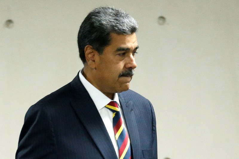 &copy; Reuters. O presidente da Venezuela, Nicolás Maduro, caminha Tribunal Supremo de Justiça, em Caracas, Venezuelan09/08/2024nREUTERS/Leonardo Fernandez Viloria