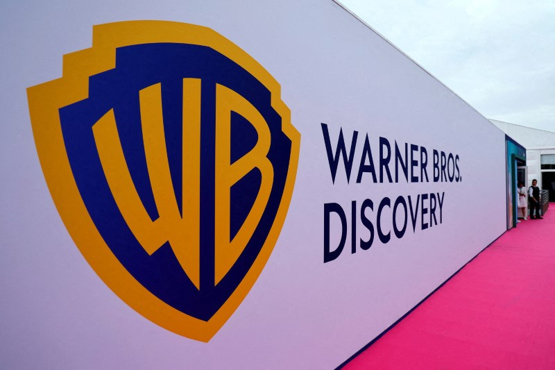 &copy; Reuters. FILE PHOTO: The Warner Bros logo is seen during the Cannes Lions International Festival of Creativity in Cannes, France, June 22, 2022. REUTERS/Eric Gaillard/File Photo