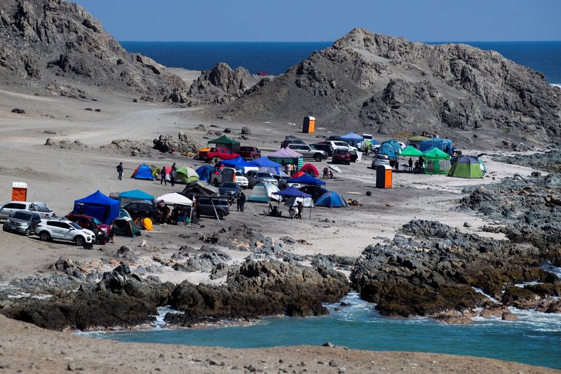 &copy; Reuters. Workers from BHP's Escondida copper mine, camp close to 'Coloso' port owned by the copper company, strike in Antofagasta, Chile August 15, 2024. REUTERS/Cristian Rudolffi/File Photo