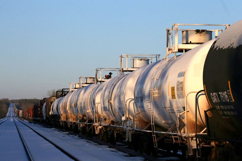 © Reuters. FILE PHOTO: Chemical tank cars of a Canadian National Railway (CN Rail) freight train in Tyendinaga, Ontario, Canada, February 14, 2020. REUTERS/Chris Helgren/File Photo