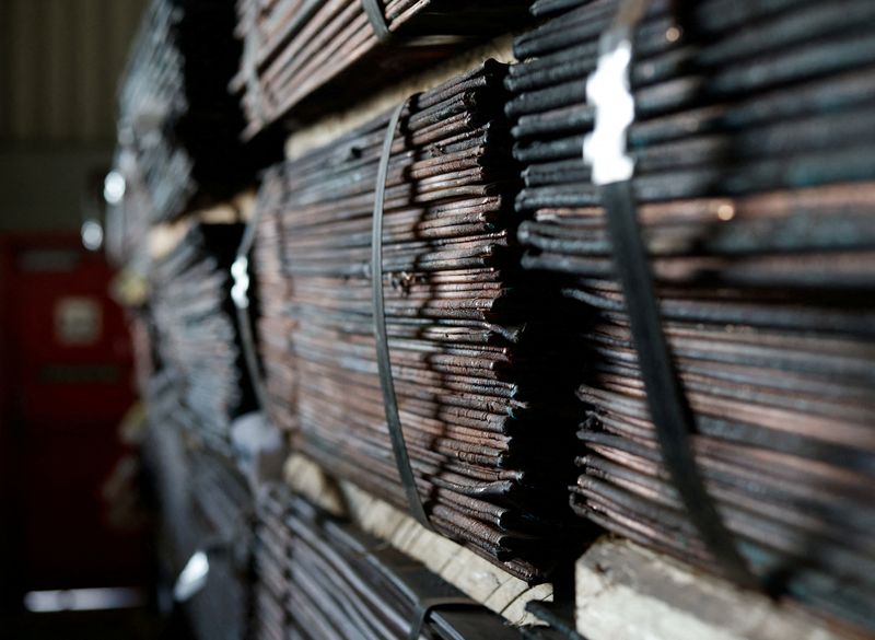 © Reuters. FILE PHOTO: Raw copper from Zambia awaits export in a warehouse at Newlyn Terminal at Bayhead at the port in Durban, South Africa, April 4, 2024. REUTERS/Rogan Ward/File Photo