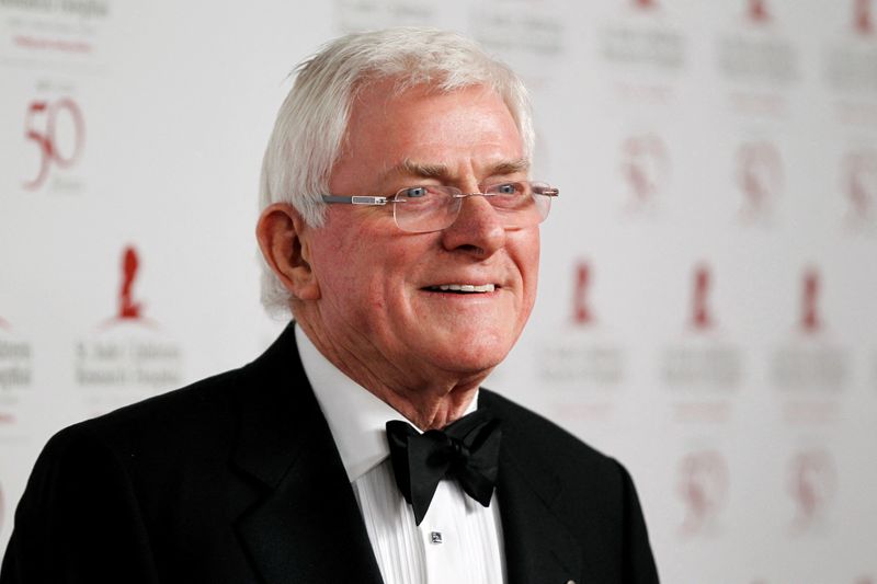 &copy; Reuters. FILE PHOTO: Phil Donahue poses at the benefit gala for the 50th anniversary of St. Jude Children's Research Hospital in Beverly Hills, California January 7, 2012. REUTERS/Danny Moloshok/File Photo