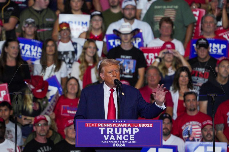 &copy; Reuters. Republican presidential nominee and former U.S. President Donald Trump holds a campaign rally in Wilkes-Barre, Pennsylvania, U.S. August 17, 2024. REUTERS/Jeenah Moon/ File Photo