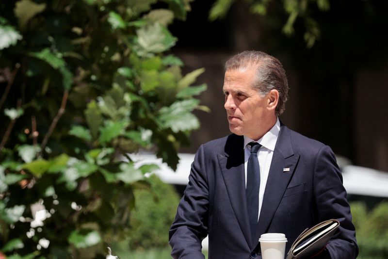 &copy; Reuters. FILE PHOTO: Hunter Biden, son of U.S. President Joe Biden, departs the federal court during his trial on criminal gun charges in Wilmington, Delaware, U.S., June 7, 2024. REUTERS/Hannah Beier/File Photo 