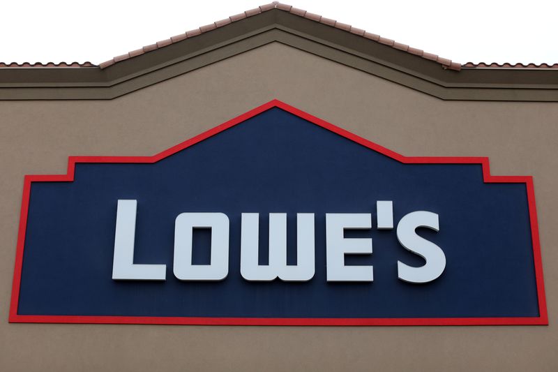 &copy; Reuters. FILE PHOTO: A Lowe's retail store is shown in Carlsbad, California, U.S., May 24, 2017. REUTERS/Mike Blake/File Photo