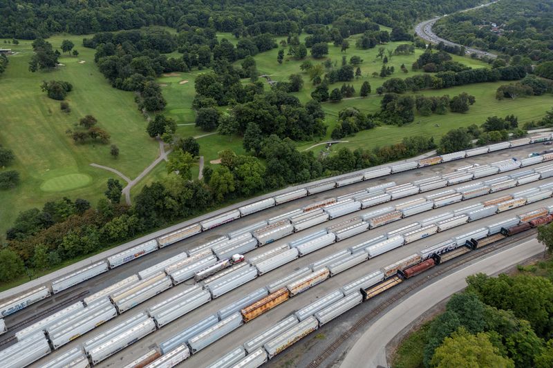 &copy; Reuters. FILE PHOTO: Railway cars crowd the CPKC Aberdeen Yard in Hamilton, Ontario, Canada August 19, 2024 in a drone photograph. REUTERS/Carlos Osorio/File Photo