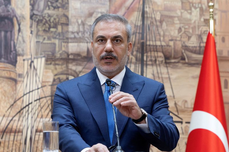 © Reuters. FILE PHOTO: Turkey's Foreign Minister Hakan Fidan talks during a joint news conference with Saudi Arabia Foreign Minister Prince Faisal bin Farhan Al Saud (not pictured) in Istanbul, Turkey, July 14, 2024. REUTERS/Murad Sezer/File Photo